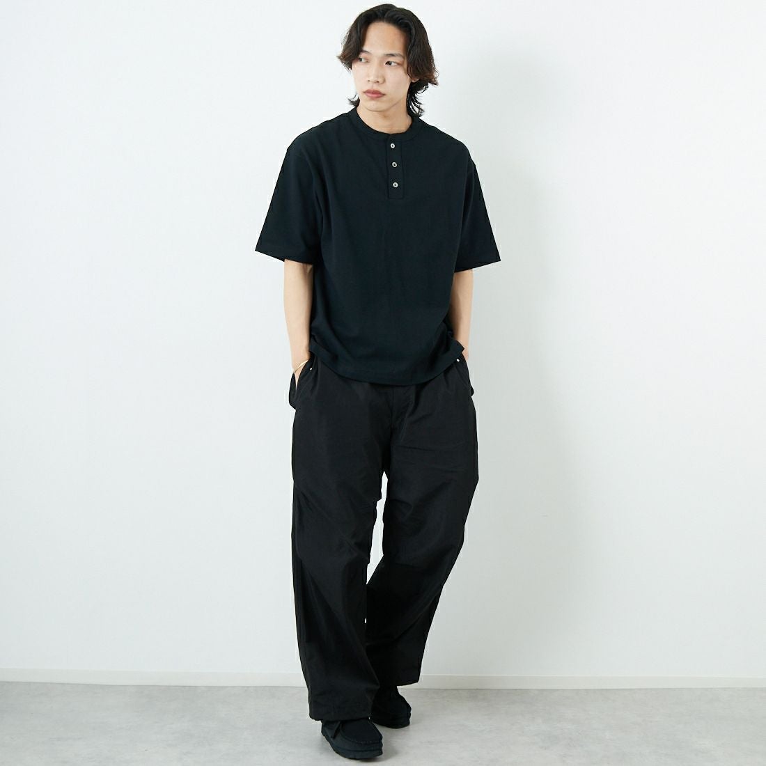 SLICK [スリック] 鹿の子ヘンリーネックTシャツ [5230109] 700 BLACK &&モデル身長：179cm 着用サイズ：1&&