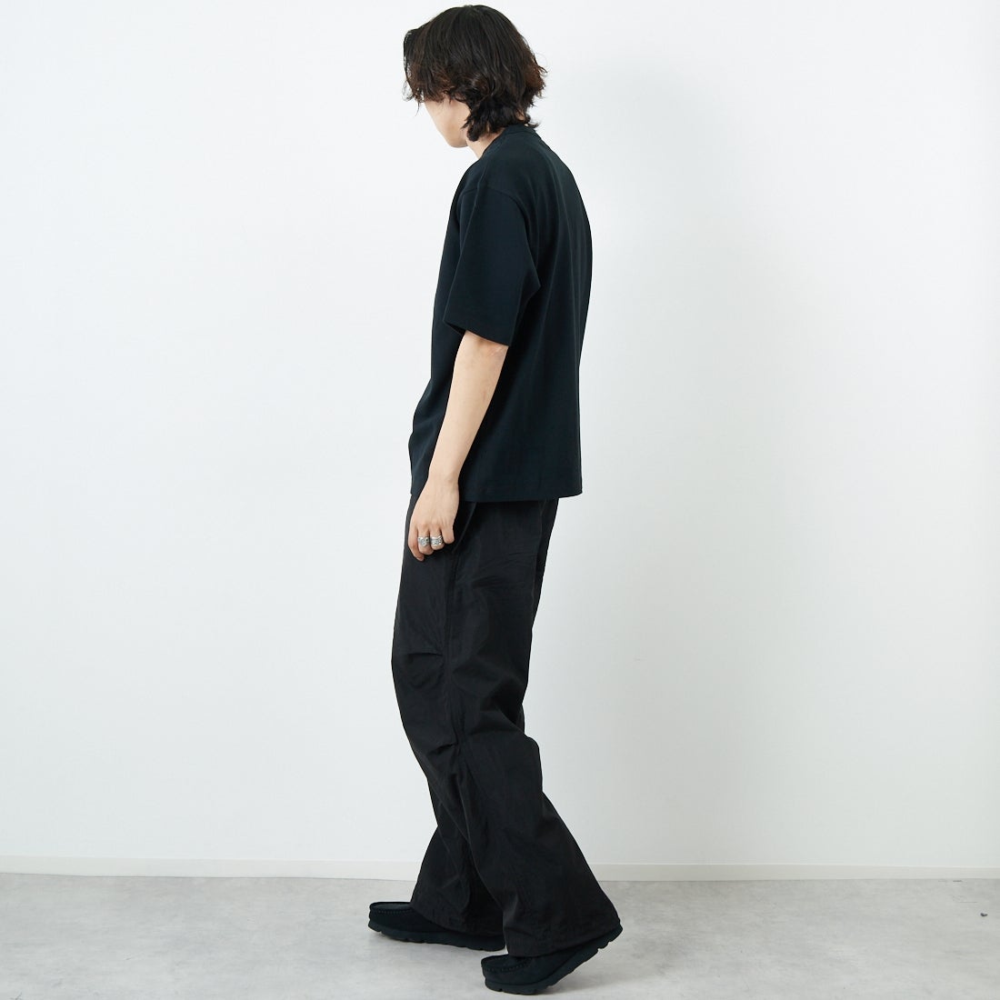 SLICK [スリック] 鹿の子ヘンリーネックTシャツ [5230109] 700 BLACK &&モデル身長：179cm 着用サイズ：1&&