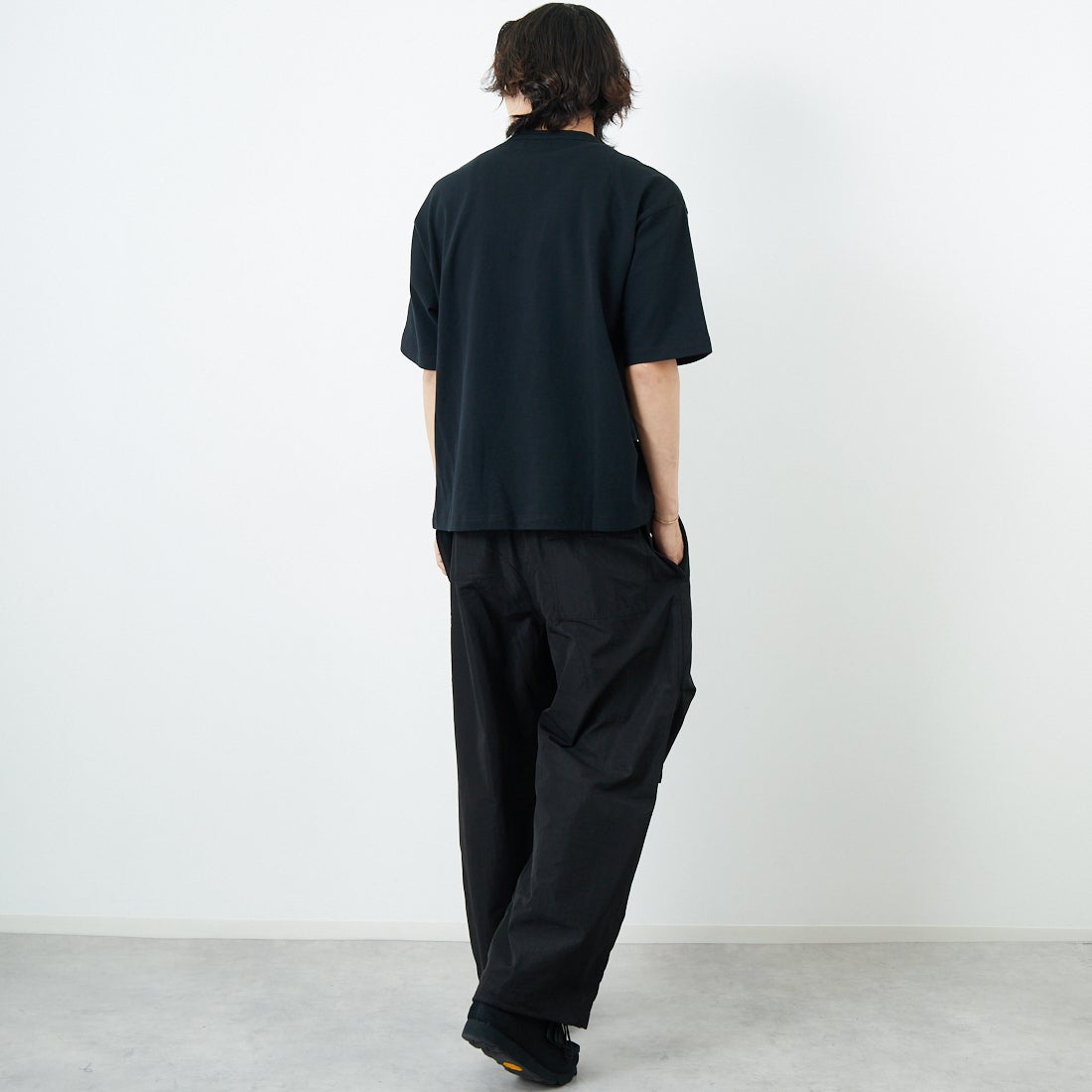 SLICK [スリック] 鹿の子ヘンリーネックTシャツ [5230109] 700 BLACK &&モデル身長：179cm 着用サイズ：1&&