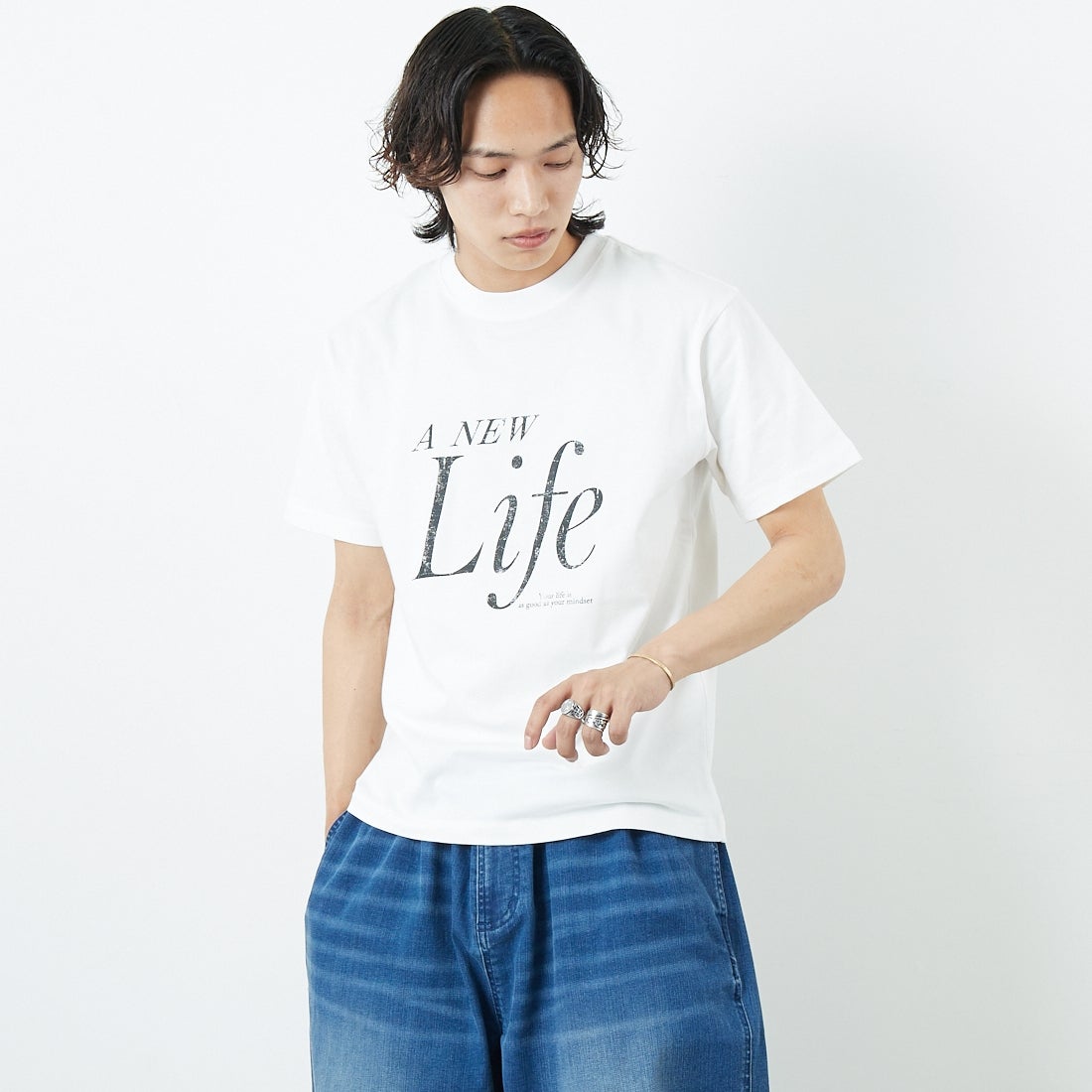 SLICK [スリック] レギュラーフィットプリントTシャツ [5230110] 900 WHITE &&モデル身長：179cm 着用サイズ：1&&