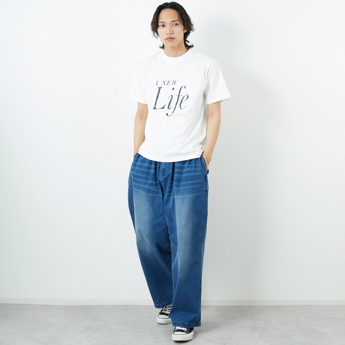 SLICK [スリック] レギュラーフィットプリントTシャツ [5230110] 900 WHITE &&モデル身長：179cm 着用サイズ：1&&