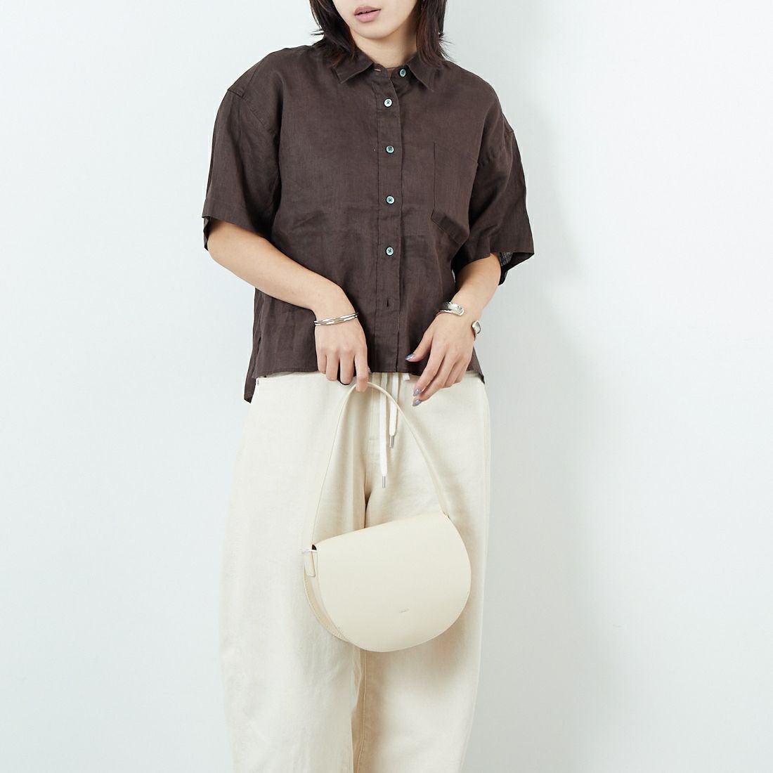Jeans Factory Clothes [ジーンズファクトリークローズ] リネンショートスリーブシャツ [LFP501]  BROWN &&モデル身長：167cm 着用サイズ：F&&