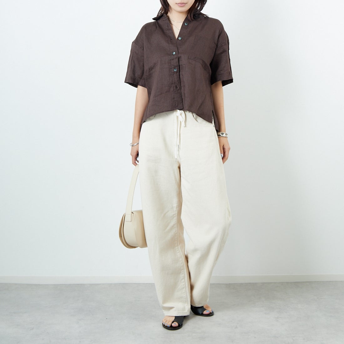 Jeans Factory Clothes [ジーンズファクトリークローズ] リネンショートスリーブシャツ [LFP501]  BROWN &&モデル身長：167cm 着用サイズ：F&&