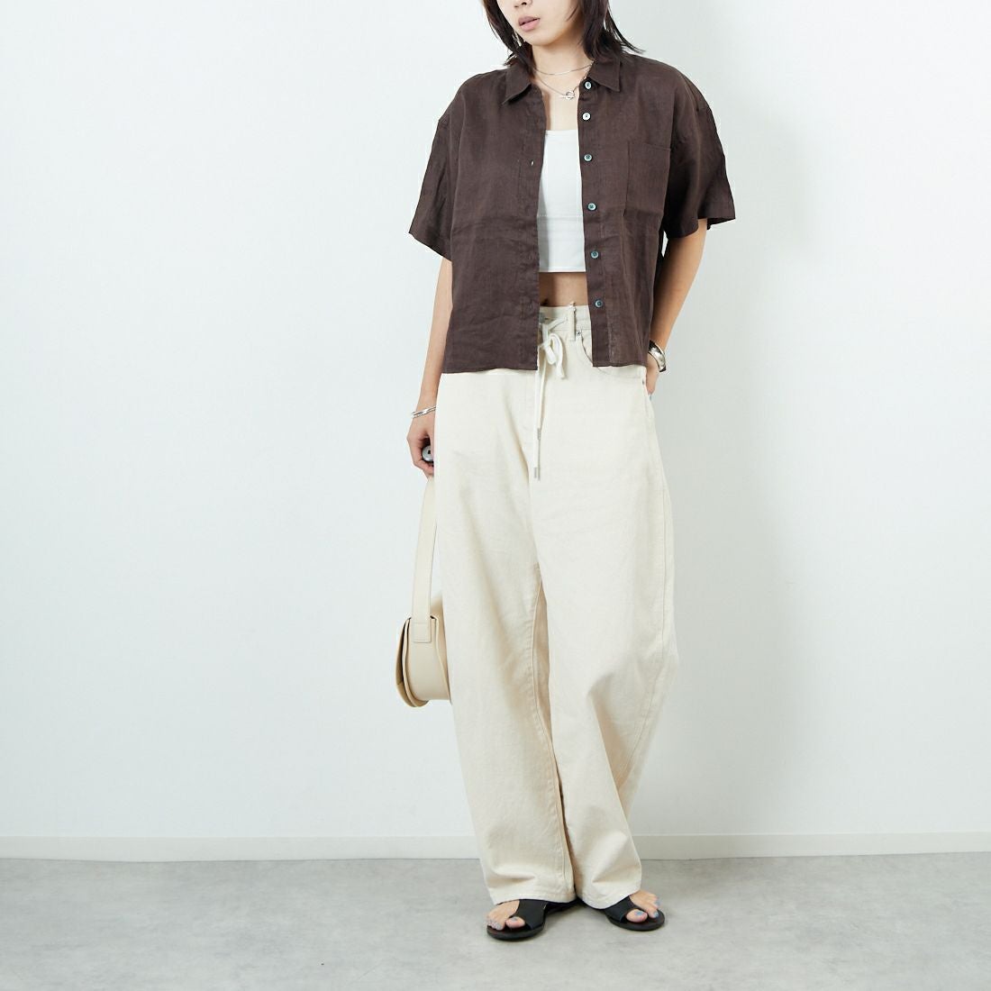 Jeans Factory Clothes [ジーンズファクトリークローズ] リネンショートスリーブシャツ [LFP501]  BROWN &&モデル身長：167cm 着用サイズ：F&&