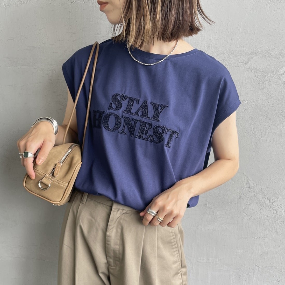 16 NAVY&&モデル身長：158cm 着用サイズ：F&&