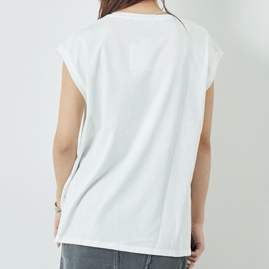 Maison de L'allure [メゾン ドゥ ラリュール] ラメアップリケノースリーブTシャツ [M25112026] 02 OFF&& モデル身長：167cm 着用サイズ：F&&