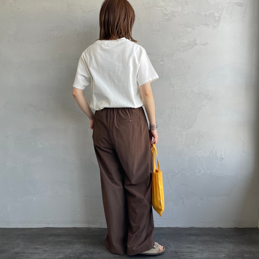 The Endless Summer [エンドレスサマー] 別注 BUHI ワンポイントロゴプリントTシャツ [FH-25574505-JF] 07 WHITE &&モデル身長：158cm 着用サイズ：S&&