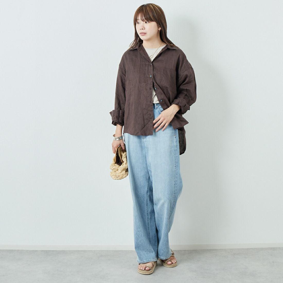 Jeans Factory Clothes [ジーンズファクトリークローズ] ロングスリーブ リネンシャツ [LFE101] BROWN &&モデル身長：167cm 着用サイズ：F&&