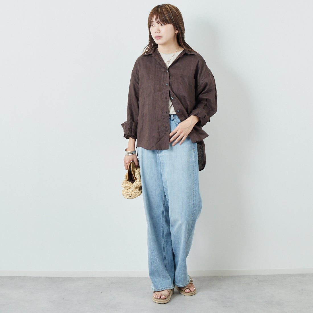 Jeans Factory Clothes [ジーンズファクトリークローズ] ロングスリーブ リネンシャツ [LFE101] BROWN &&モデル身長：167cm 着用サイズ：F&&