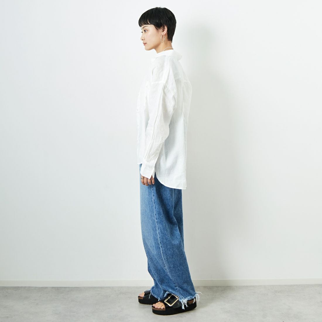 Jeans Factory Clothes [ジーンズファクトリークローズ] ロングスリーブ リネンシャツ [LFE101] WHITE &&モデル身長：160cm 着用サイズ：F&&