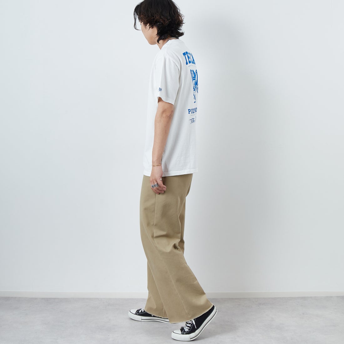 The Endless Summer [エンドレスサマー] 別注 BUHI LEAGUE バックプリントTシャツ [FH-25574506-JF] 07 WHITE &&モデル身長：179cm 着用サイズ：XL&&