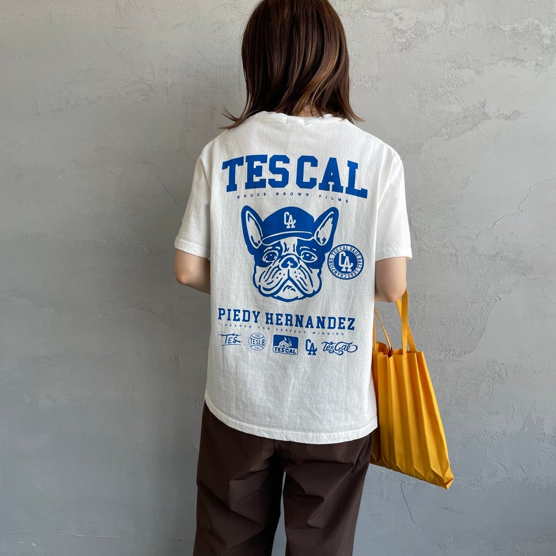 The Endless Summer [エンドレスサマー] 別注 BUHI LEAGUE バックプリントTシャツ [FH-25574506-JF] 07 WHITE &&モデル身長：158cm 着用サイズ：S&&