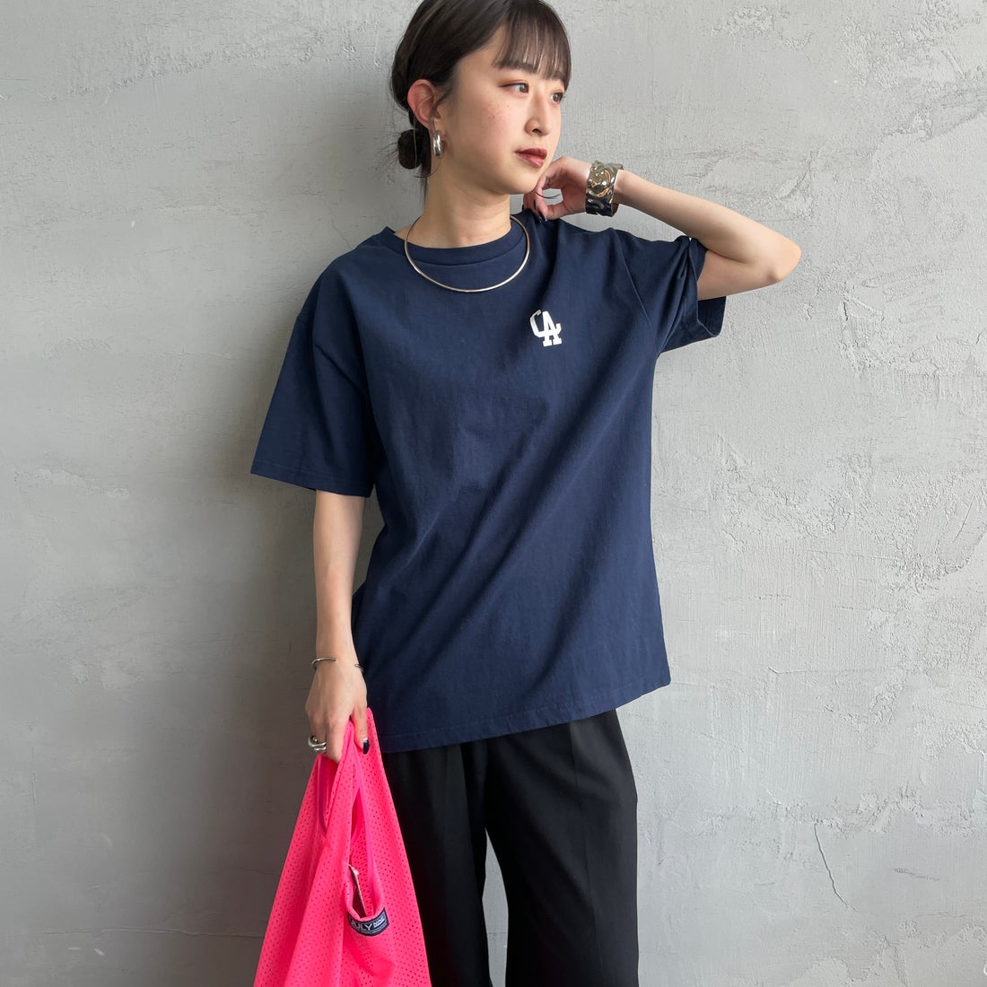 The Endless Summer [エンドレスサマー] 別注 BUHI LEAGUE バックプリントTシャツ [FH-25574506-JF] 60 NAVY &&モデル身長：150cm 着用サイズ：S&&