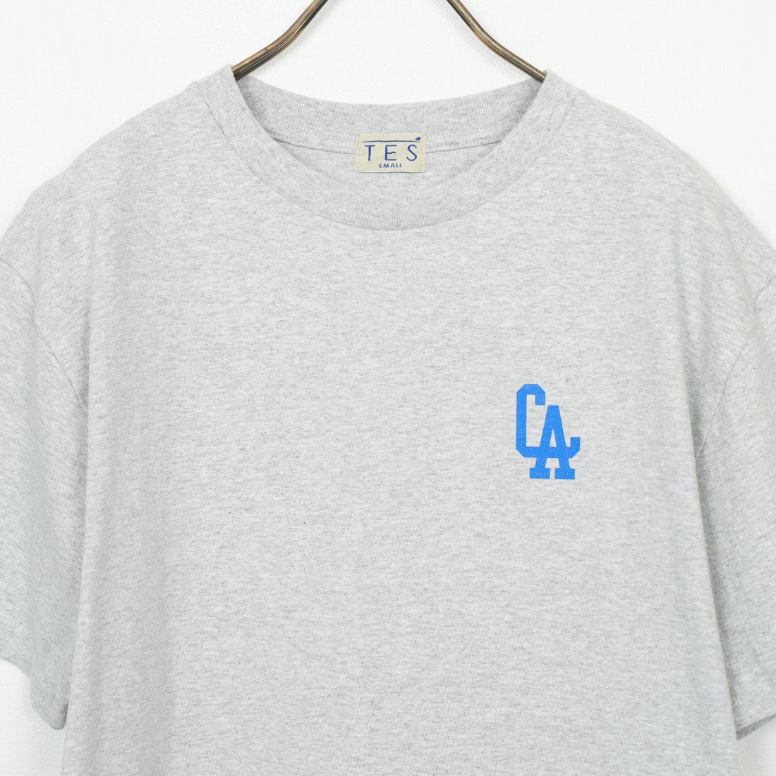 The Endless Summer [エンドレスサマー] 別注 BUHI LEAGUE バックプリントTシャツ [FH-25574506-JF] 03 MIX GRA