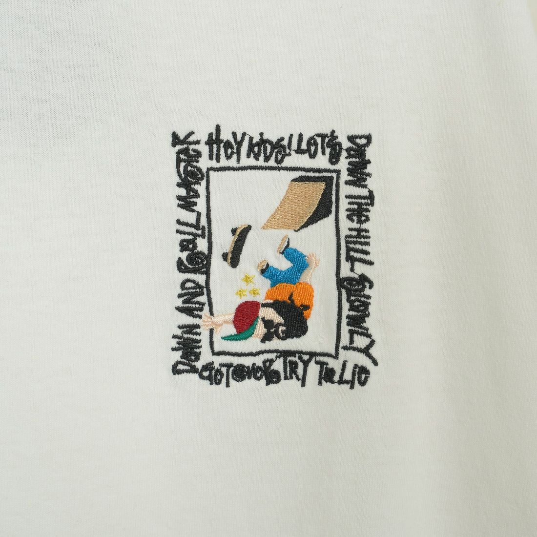 33Degrees [サーティスリーディグリーズ] 髭おじさんサガラ刺繍半袖Tシャツ [TDR-252-024] D WHITE