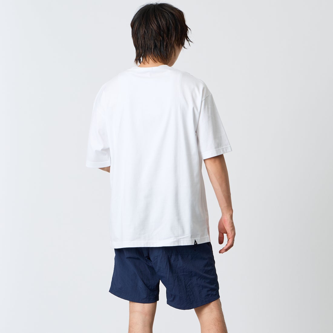 DENHAM [デンハム] ビッグロゴTシャツ [BIG-LOGO-T] WHITE &&モデル身長：177cm 着用サイズ：M&&