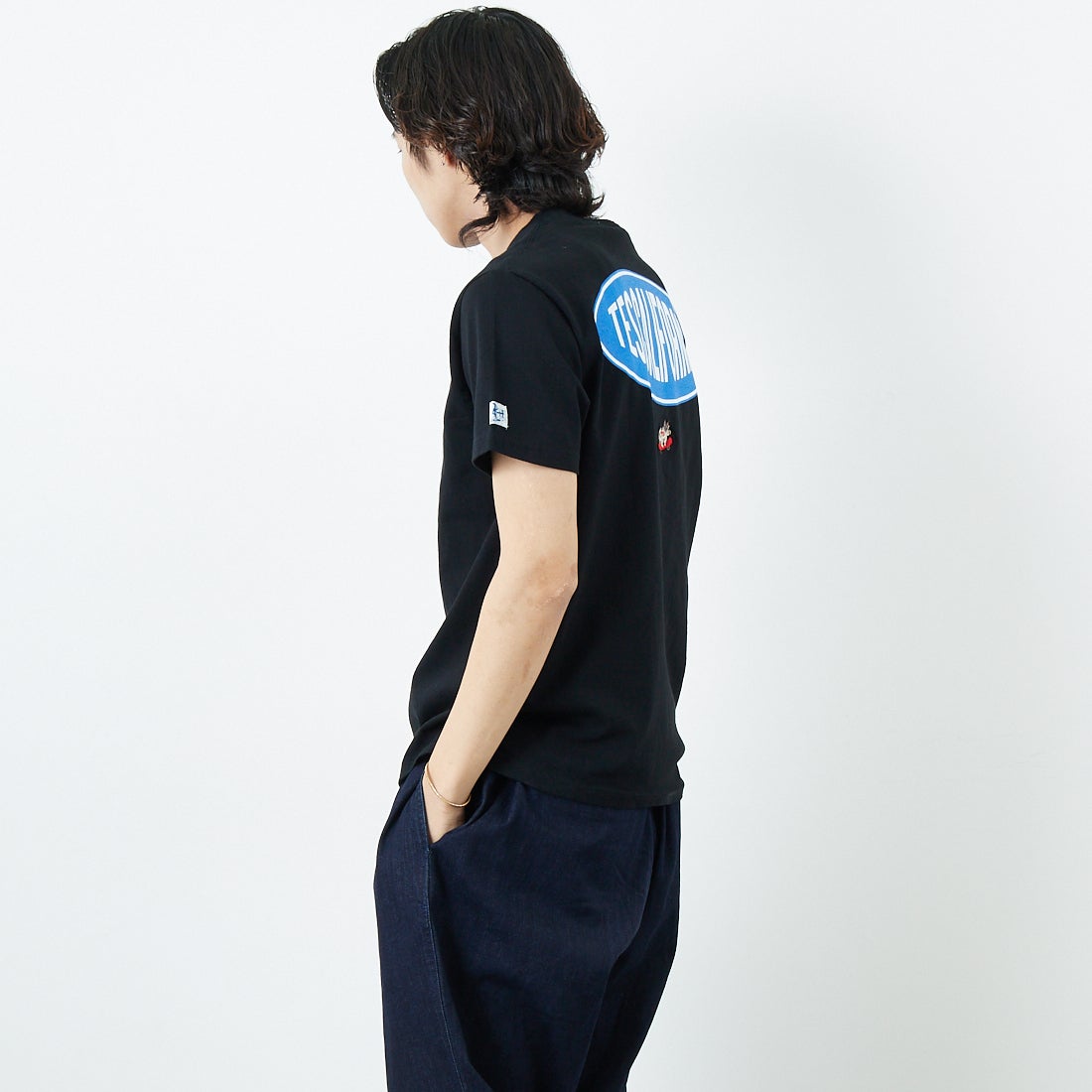 The Endless Summer [エンドレスサマー] 別注 THE CALIFORNIA バックプリントTシャツ [FH-25574507-JF] 01 BLACK &&モデル身長：179cm 着用サイズ：M&&