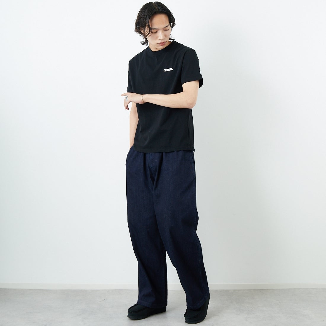 The Endless Summer [エンドレスサマー] 別注 THE CALIFORNIA バックプリントTシャツ [FH-25574507-JF] 01 BLACK &&モデル身長：179cm 着用サイズ：M&&