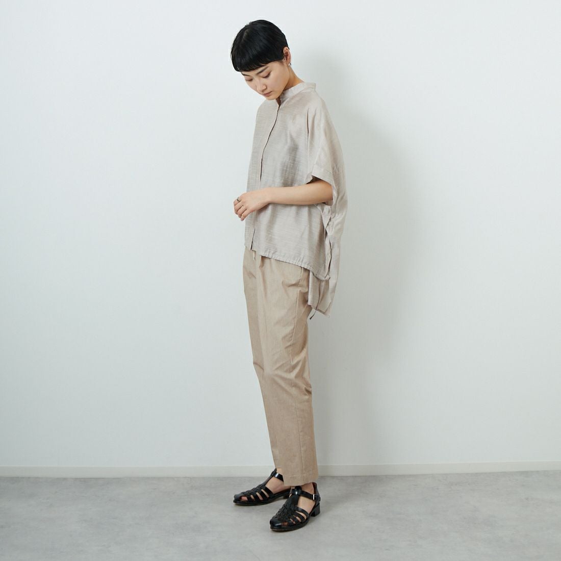 Jeans Factory Clothes [ジーンズファクトリークローズ] バックラッシュリネンパンツ [21255052] 033 ﾍﾞｰｼﾞｭ &&モデル身長：160cm 着用サイズ：38&&