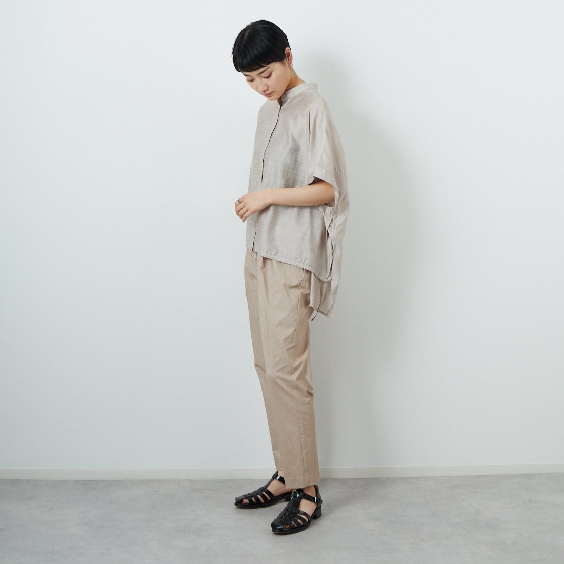 Jeans Factory Clothes [ジーンズファクトリークローズ] バックラッシュリネンパンツ [21255052] 033 ﾍﾞｰｼﾞｭ &&モデル身長：160cm 着用サイズ：38&&