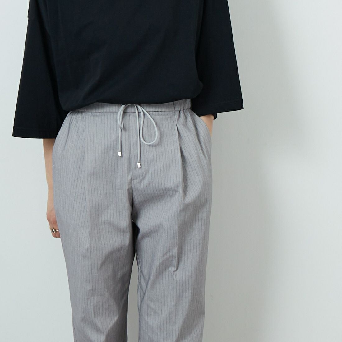 Jeans Factory Clothes [ジーンズファクトリークローズ] バックラッシュリネンパンツ [21255052] 002 ｸﾞﾚｰｽﾄ &&モデル身長：160cm 着用サイズ：38&&