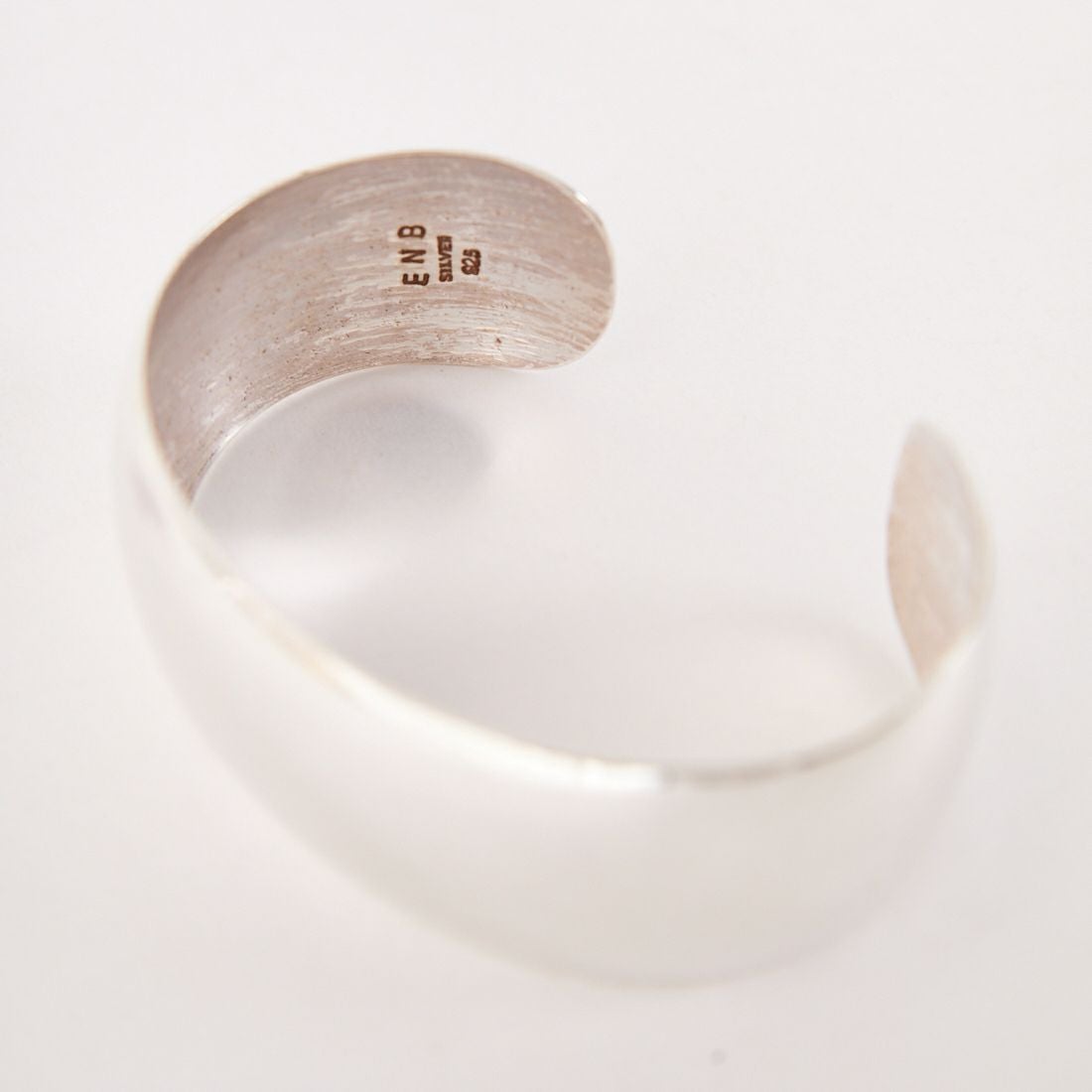 ERICKA NICOLAS BEGAY [エリッカ ニコラス ビゲイ] アーチドバングル [ENB1200020] SILVER