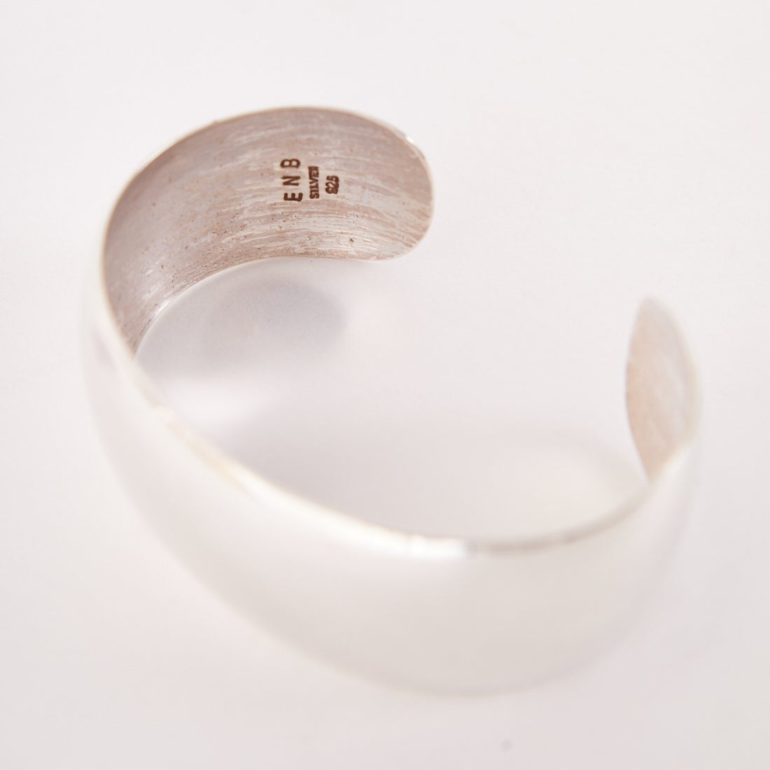 ERICKA NICOLAS BEGAY [エリッカ ニコラス ビゲイ] アーチドバングル [ENB1200020] SILVER