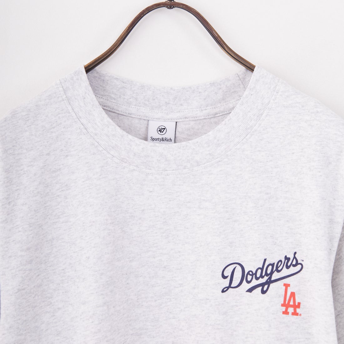 Sporty&Rich [スポーティアンドリッチ] ロサンゼルス・ドジャース セリフロゴTシャツ [TO043627666] H.GREY
