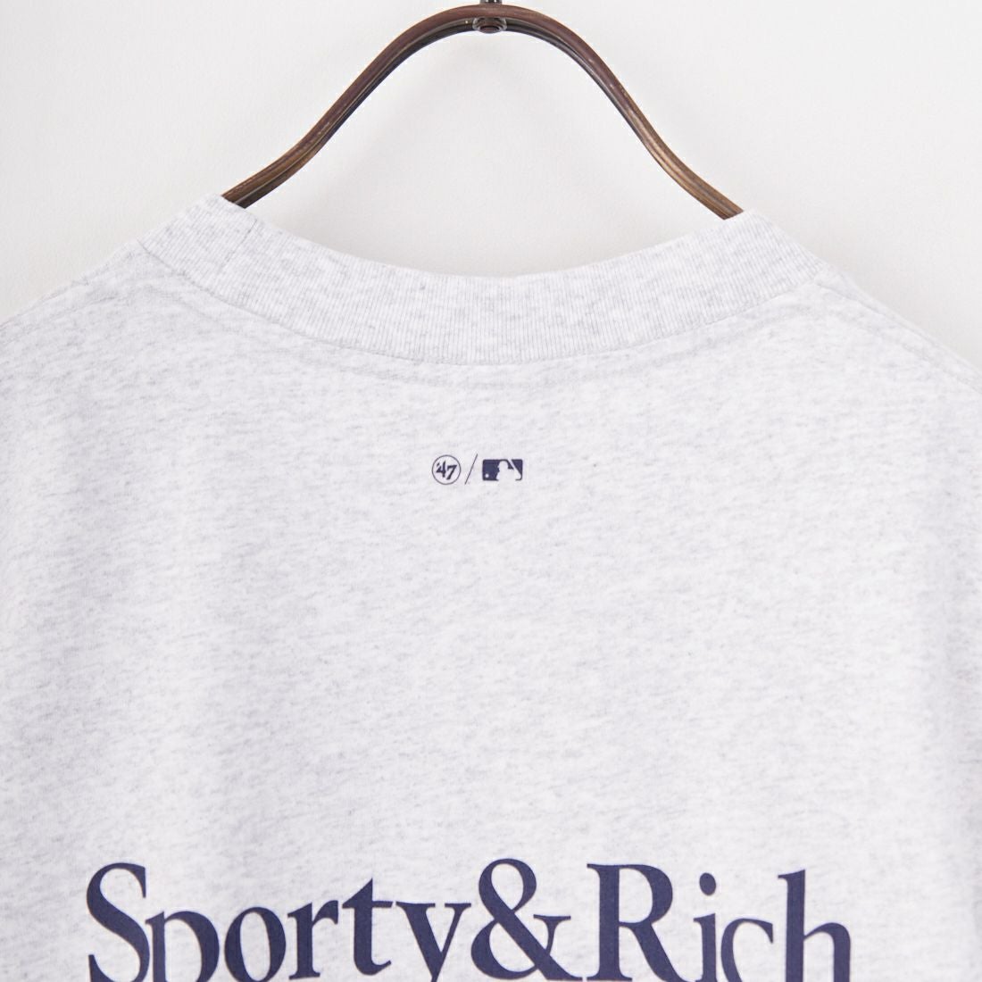 Sporty&Rich [スポーティアンドリッチ] ロサンゼルス・ドジャース セリフロゴTシャツ [TO043627666] H.GREY