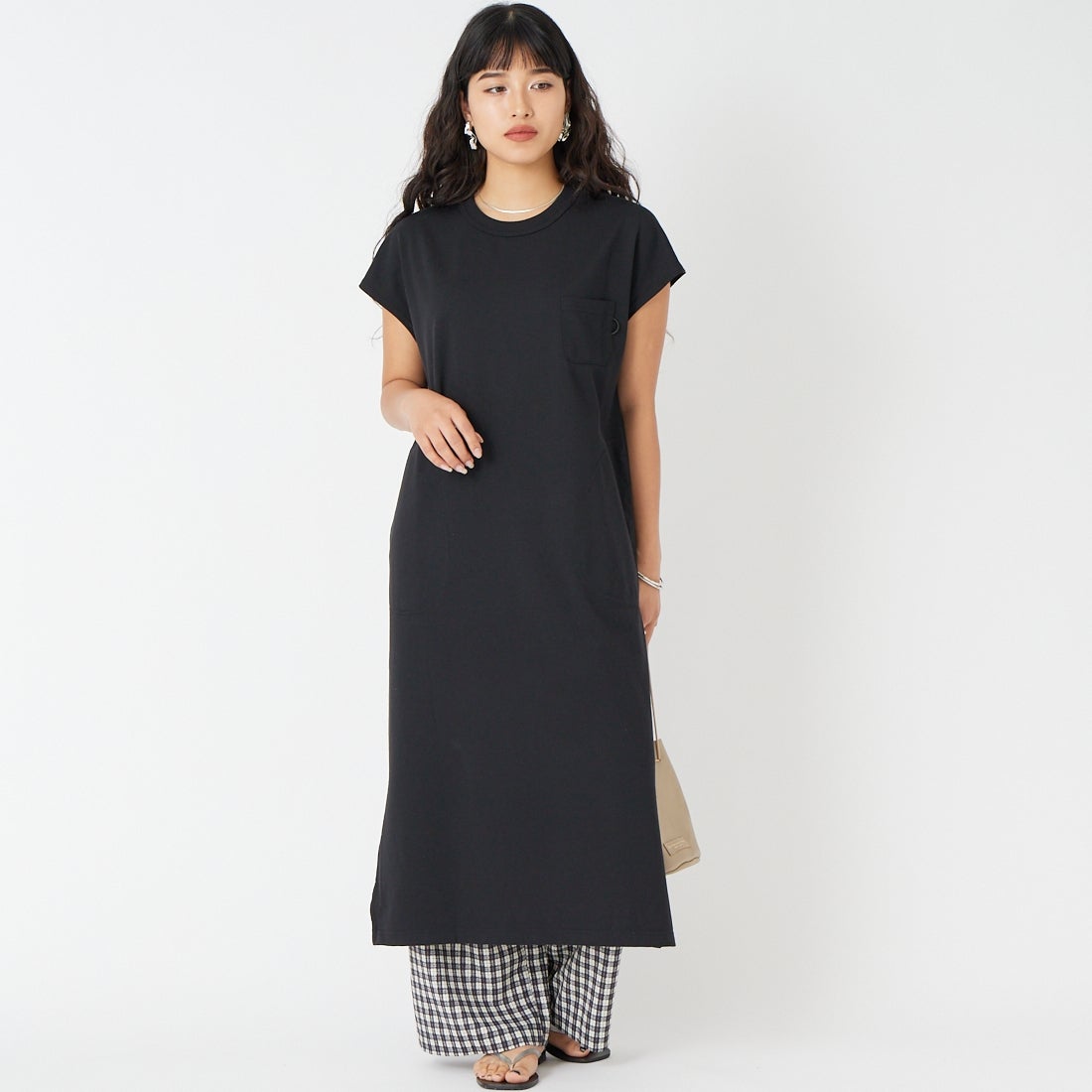 NANGA [ナンガ] エコハイブリッド ノースリーブワンピース [N2501-1N034B] BLK &&モデル身長：162cm 着用サイズ：WM&&