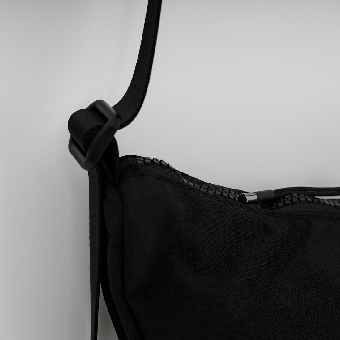 NIKE [ナイキ] クレセント クロスボディバッグ [HQ4370] 013 ﾌﾞﾗｯｸ