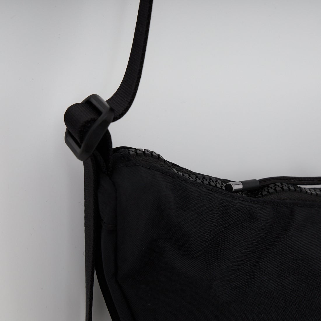 NIKE [ナイキ] クレセント クロスボディバッグ [HQ4370] 013 ﾌﾞﾗｯｸ