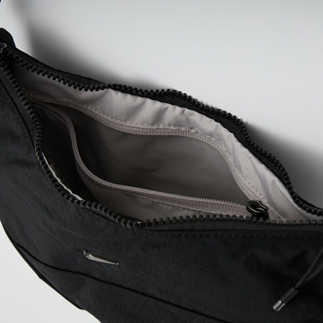 NIKE [ナイキ] クレセント クロスボディバッグ [HQ4370] 013 ﾌﾞﾗｯｸ