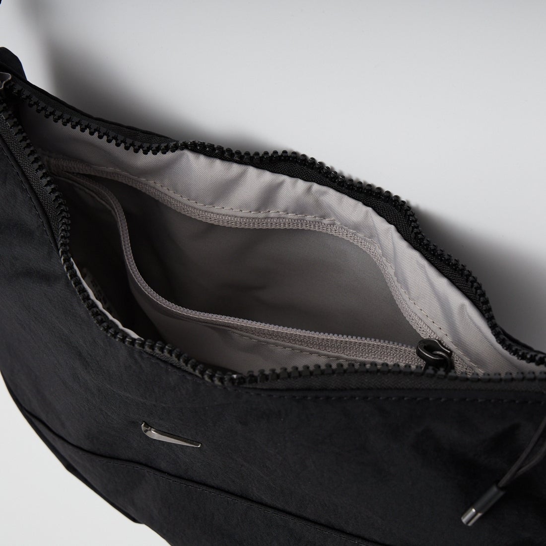 NIKE [ナイキ] クレセント クロスボディバッグ [HQ4370] 013 ﾌﾞﾗｯｸ