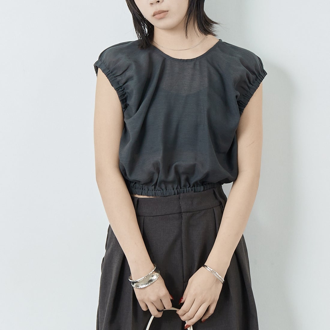 hwyl [ヒュイル] タックブラウス [51285683] ﾁｬｺｰﾙ &&モデル身長：167cm 着用サイズ：2&&