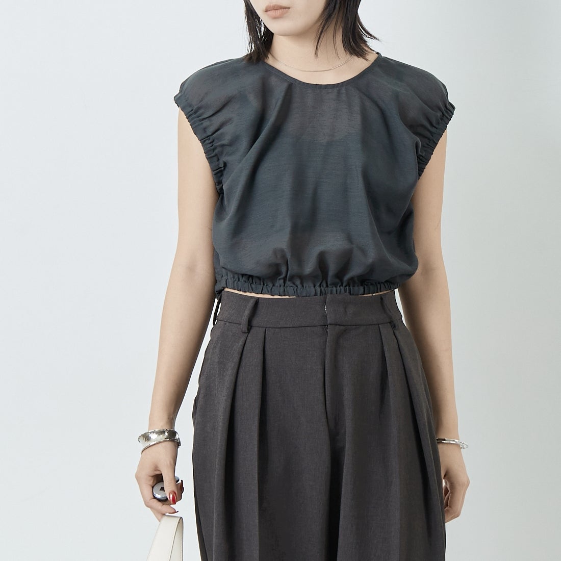 hwyl [ヒュイル] タックブラウス [51285683] ﾁｬｺｰﾙ &&モデル身長：167cm 着用サイズ：2&&