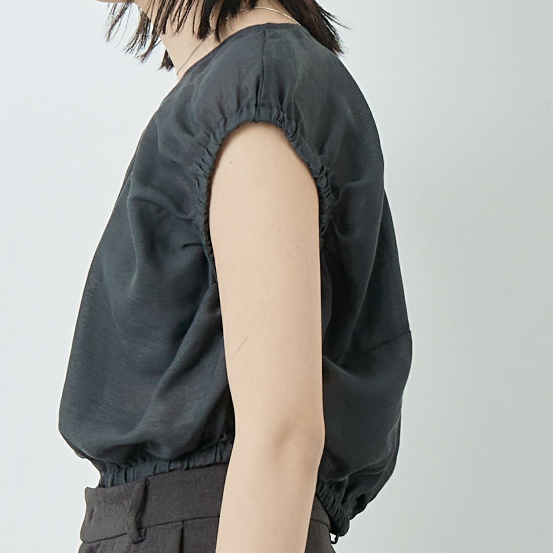 hwyl [ヒュイル] タックブラウス [51285683] ﾁｬｺｰﾙ &&モデル身長：167cm 着用サイズ：2&&