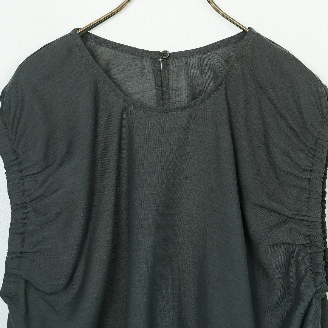 hwyl [ヒュイル] タックブラウス [51285683] ﾁｬｺｰﾙ