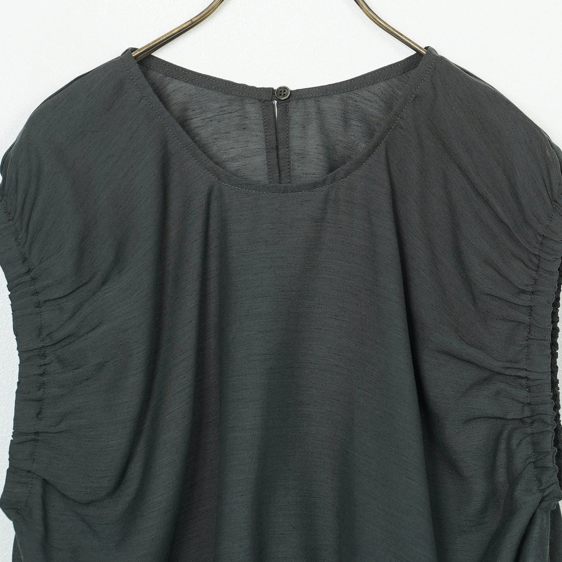 hwyl [ヒュイル] タックブラウス [51285683] ﾁｬｺｰﾙ