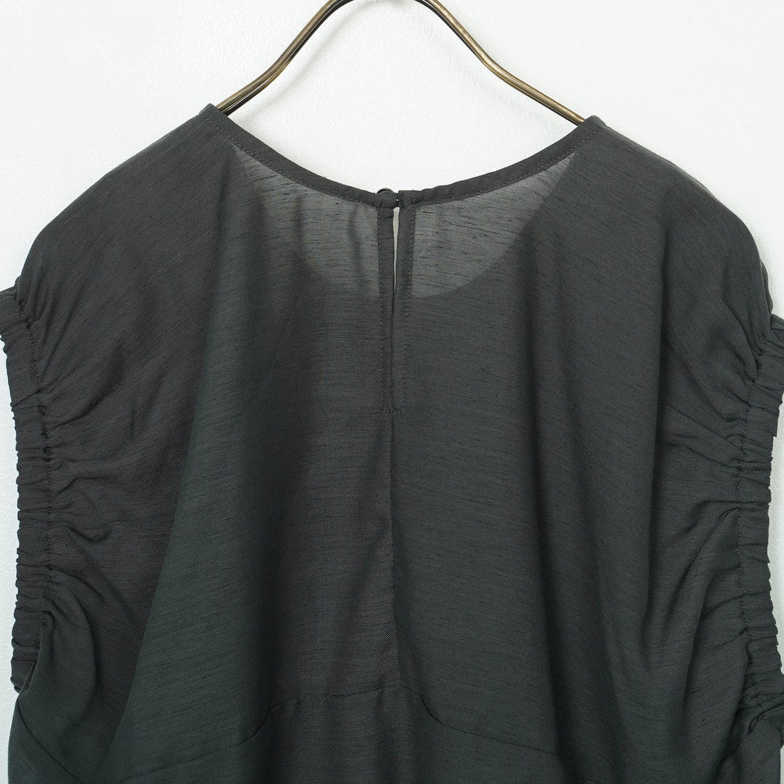 hwyl [ヒュイル] タックブラウス [51285683] ﾁｬｺｰﾙ