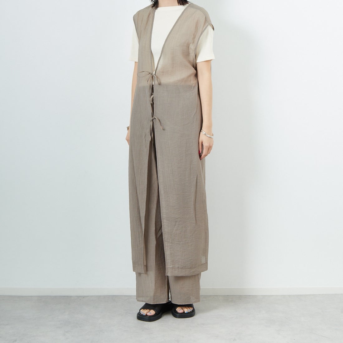 CLOCHE [クロシェ] 楊柳シアーロングジレ [51285724] ﾓｶ &&モデル身長：167cm 着用サイズ：2&&