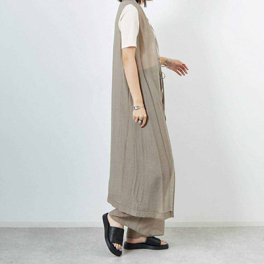 CLOCHE [クロシェ] 楊柳シアーロングジレ [51285724] ﾓｶ &&モデル身長：167cm 着用サイズ：2&&