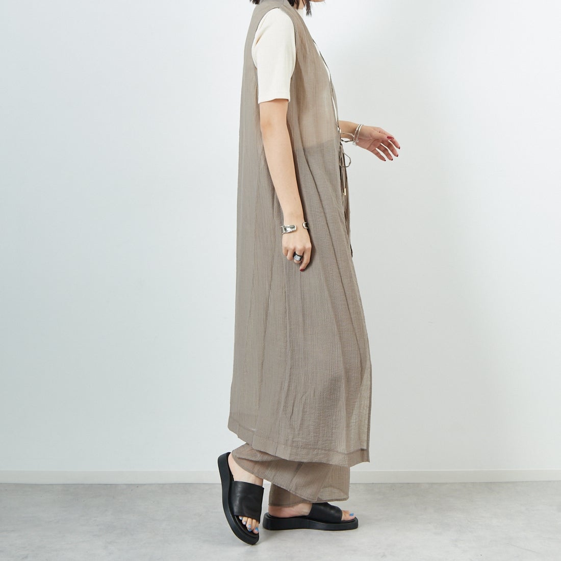 CLOCHE [クロシェ] 楊柳シアーロングジレ [51285724] ﾓｶ &&モデル身長：167cm 着用サイズ：2&&