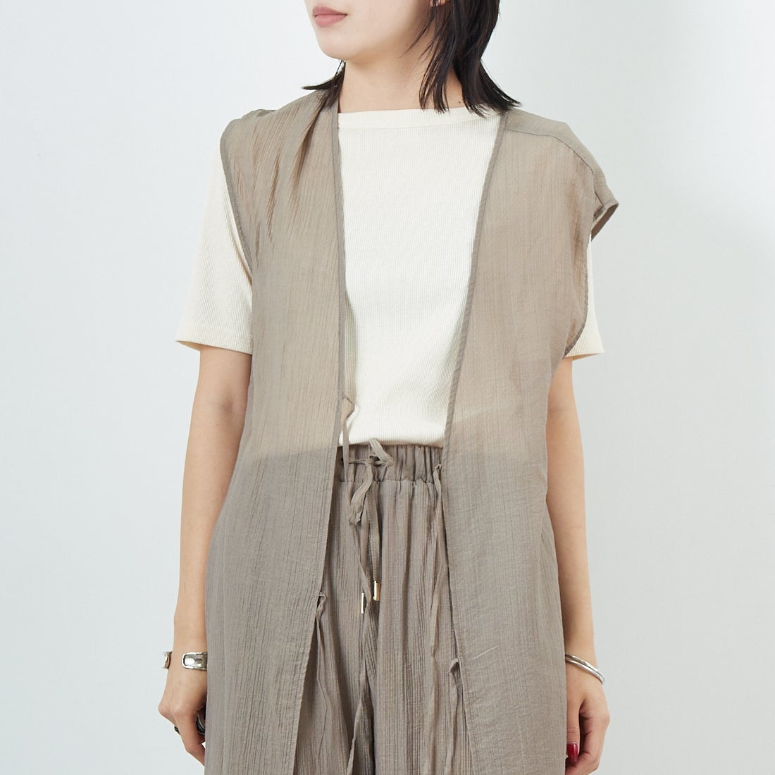 CLOCHE [クロシェ] 楊柳シアーロングジレ [51285724] ﾓｶ &&モデル身長：167cm 着用サイズ：2&&