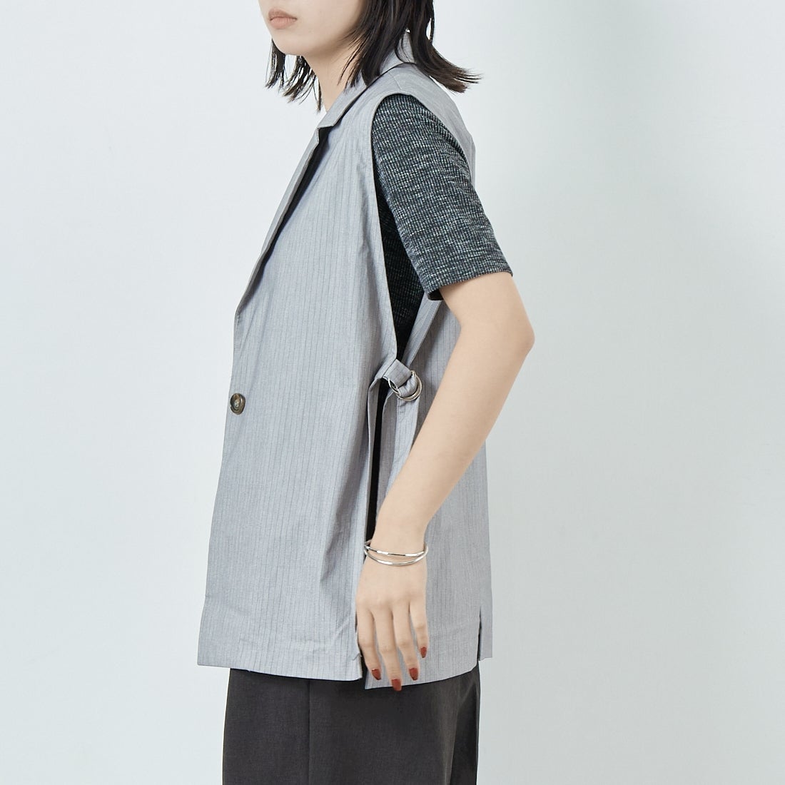 Jeans Factory Clothes [ジーンズファクトリークローズ] バックラッシュリネン ダブルカラーベスト [21255051] 002 ｸﾞﾚｰｽﾄ &&モデル身長：167cm 着用サイズ：F&&