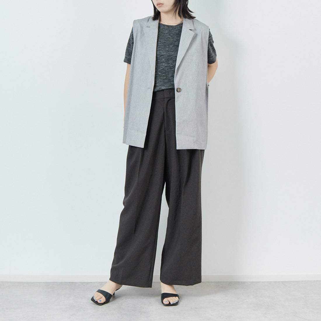 Jeans Factory Clothes [ジーンズファクトリークローズ] バックラッシュリネン ダブルカラーベスト [21255051] 002 ｸﾞﾚｰｽﾄ &&モデル身長：167cm 着用サイズ：F&&