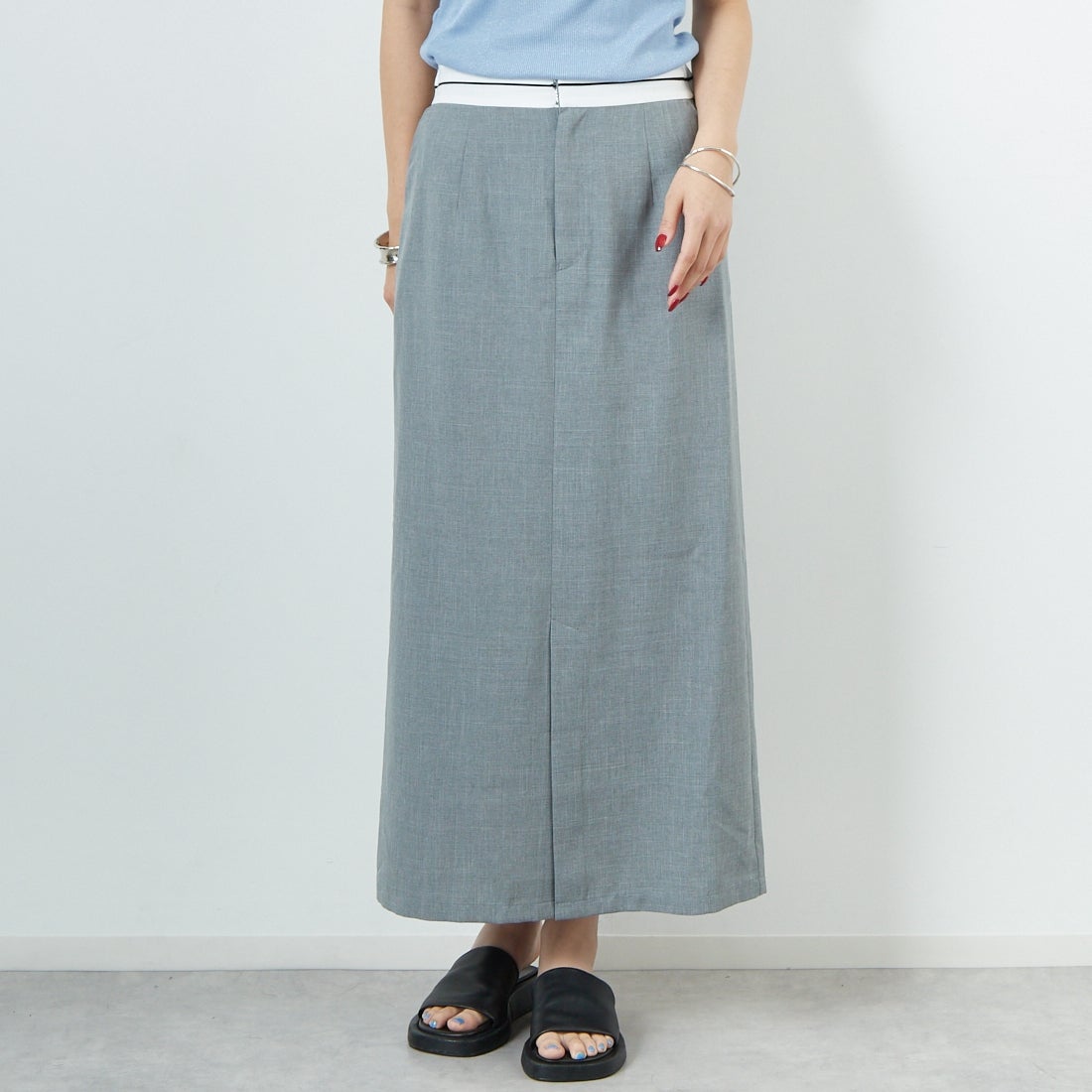 Jeans Factory Clothes [ジーンズファクトリークローズ] シャンブレーエステマーベルトスカート [21255053] 002 ｸﾞﾚｰ &&モデル身長：167cm 着用サイズ：38&&