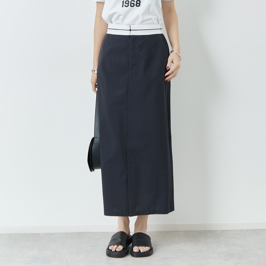 Jeans Factory Clothes [ジーンズファクトリークローズ] シャンブレーエステマーベルトスカート [21255053] 004 ﾌﾞﾗｯｸ &&モデル身長：167cm 着用サイズ：38&&