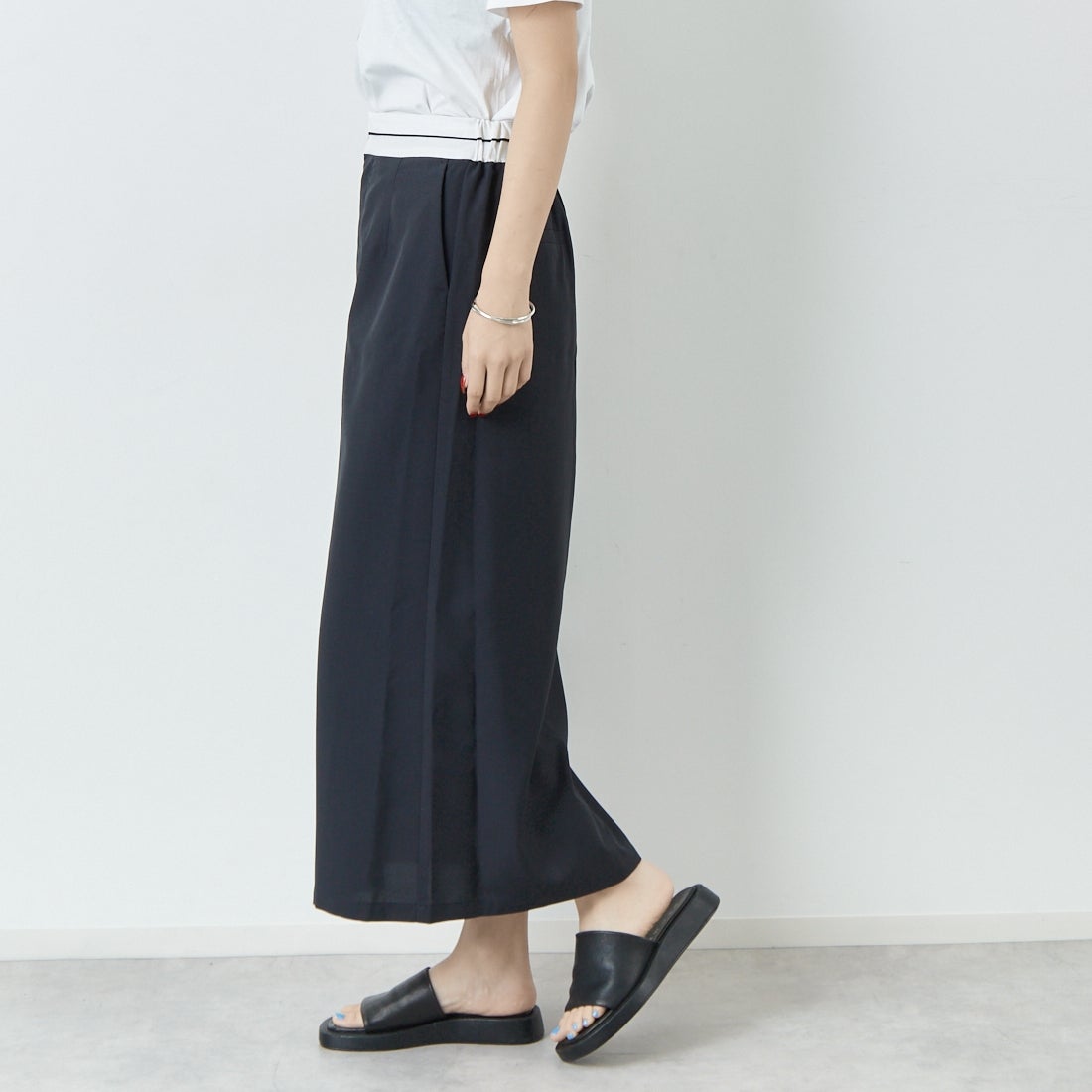 Jeans Factory Clothes [ジーンズファクトリークローズ] シャンブレーエステマーベルトスカート [21255053] 004 ﾌﾞﾗｯｸ &&モデル身長：167cm 着用サイズ：38&&