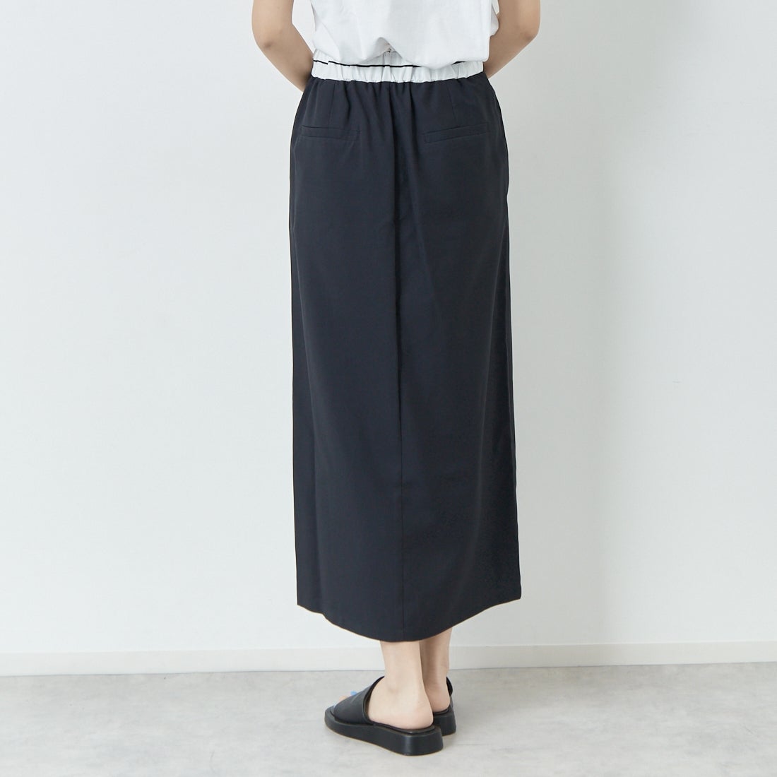 Jeans Factory Clothes [ジーンズファクトリークローズ] シャンブレーエステマーベルトスカート [21255053] 004 ﾌﾞﾗｯｸ &&モデル身長：167cm 着用サイズ：38&&